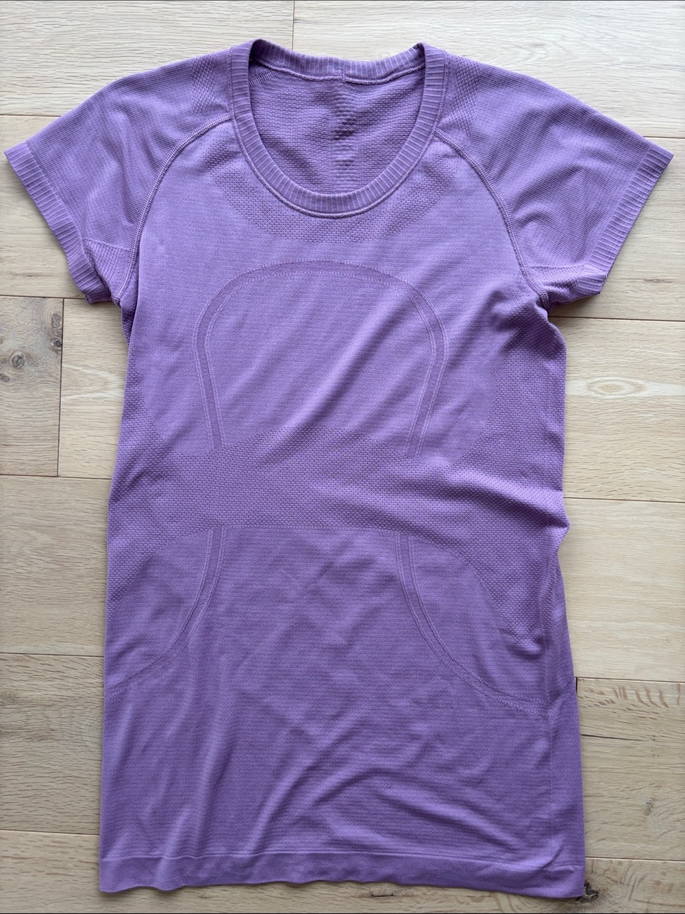 Lululemon Run: Swiftly Tech Short Sleeve lavender pink